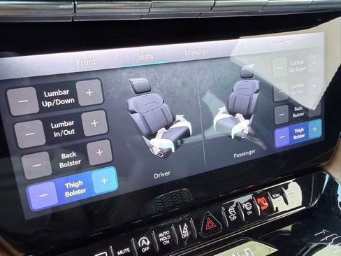 Used 2022 Jeep Grand Wagoneer Series III w/ Rear Seat Video Group 1 AWD/4WD image 40