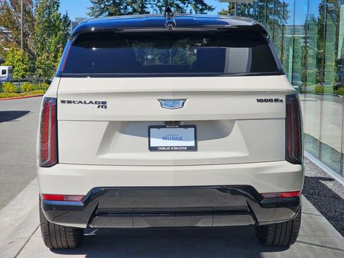 New 2026 Cadillac Escalade IQ Sport 2 w/ LPO, ONYX Package AWD/4WD image 4