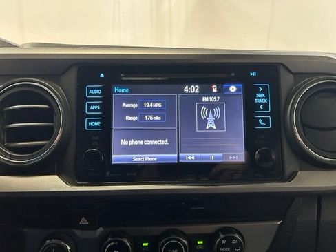 Used 2018 Toyota Tacoma SR5 AWD/4WD image 45