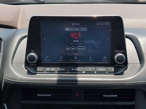 Used 2023 Nissan Rogue SV FWD image 12