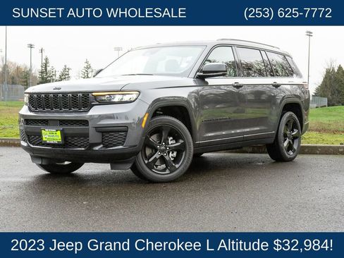 Used 2023 Jeep Grand Cherokee L Altitude image 23