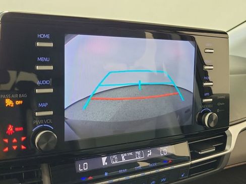 Used 2024 Toyota Sienna XLE image 30