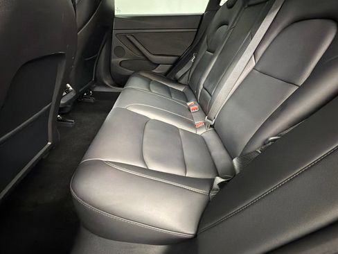 Used 2022 Tesla Model 3 Long Range AWD/4WD image 38