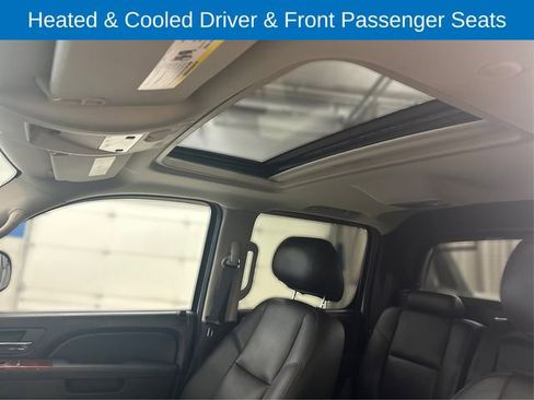 Used 2010 Chevrolet Avalanche LTZ image 25