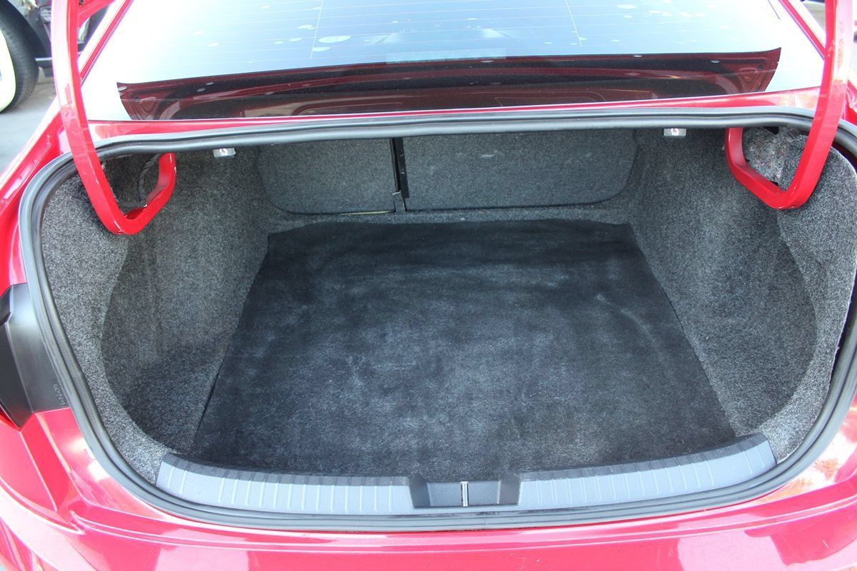 Used 2019 Volkswagen Jetta GLI FWD image 29
