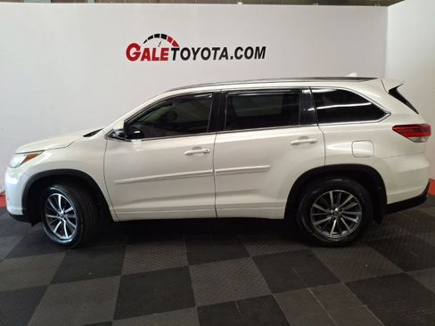 Used 2018 Toyota Highlander AWD V6 image 9
