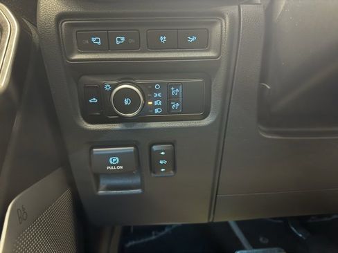 Used 2022 Ford F150 Lariat w/ Equipment Group 502A High image 15