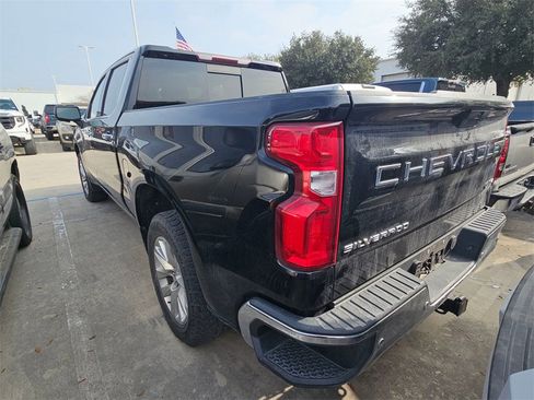 Used 2019 Chevrolet Silverado 1500 LTZ w/ LTZ Premium Package image 3