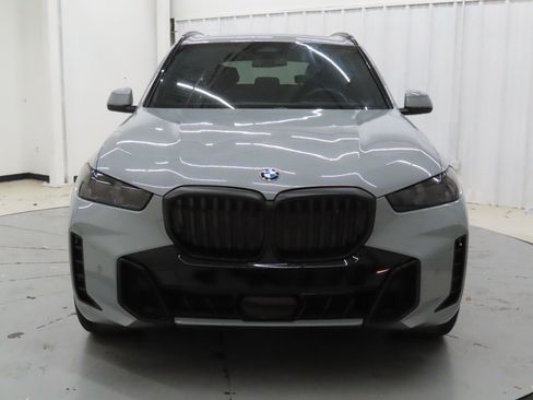 Used 2024 BMW X5 xDrive40i w/ M Sport Package image 8