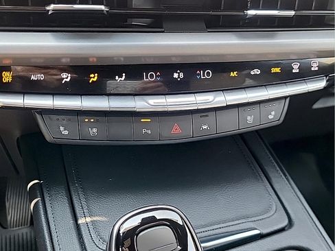 Certified 2025 Cadillac XT4 Premium Luxury w/ Technology Package AWD/4WD image 25