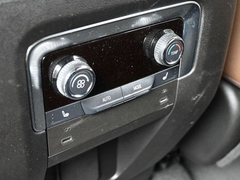 Used 2025 Chevrolet Tahoe High Country image 46