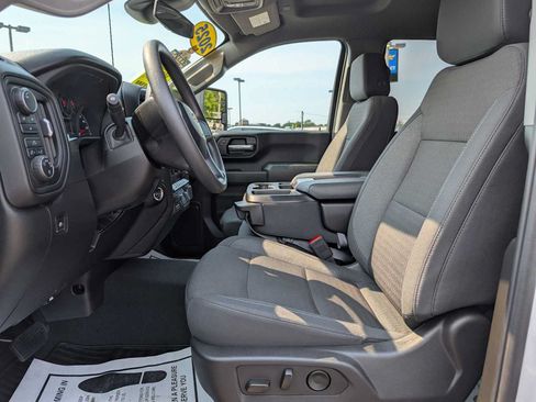 Used 2025 Chevrolet Silverado 2500 Custom w/ Custom Convenience Package AWD/4WD image 4