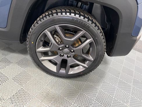 Used 2021 Jeep Renegade Latitude w/ Convenience Group image 8