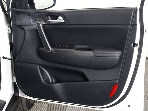 Used 2022 Kia Sportage LX image 19