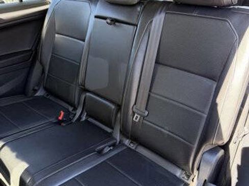 Used 2021 Volkswagen Tiguan SE image 21