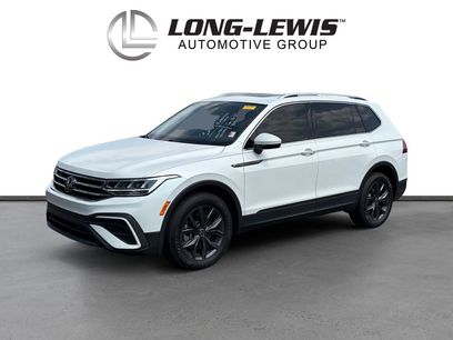 Used 2023 Volkswagen Tiguan SE w/ Panoramic Sunroof Package