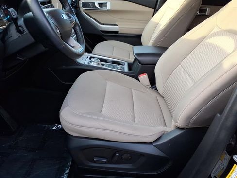 Certified 2022 Ford Explorer XLT w/ Class IV Trailer Tow Package image 14