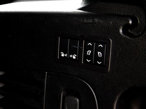 Used 2019 Chevrolet Suburban Premier w/ Premier Plus Edition AWD/4WD image 12