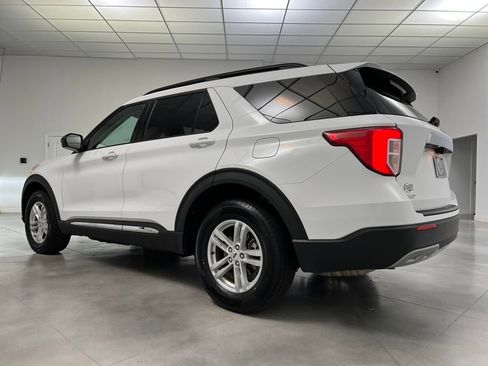 Used 2024 Ford Explorer XLT w/ Equipment Group 202A image 5