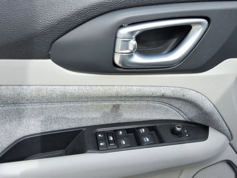 Used 2022 Jeep Compass Latitude FWD image 21