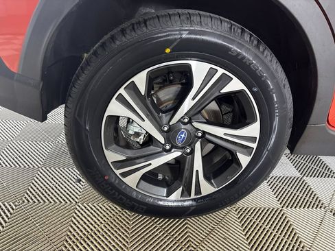Used 2025 Subaru Crosstrek 2.5i Premium AWD/4WD image 33