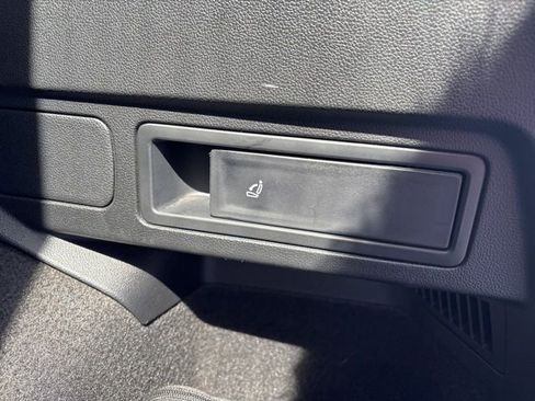 Used 2024 Volkswagen Tiguan Wolfsburg Edition image 41