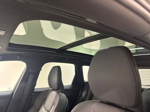 Used 2020 Volvo XC60 T6 Momentum AWD/4WD image 16