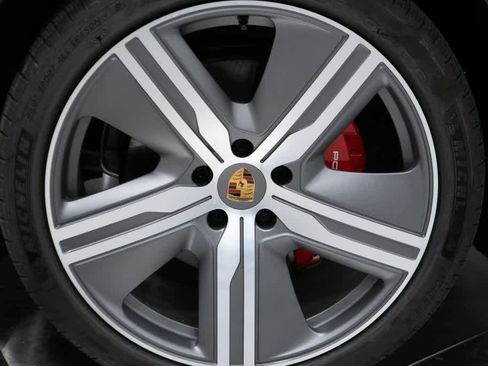 Certified 2025 Porsche Macan 4S Electric image 11