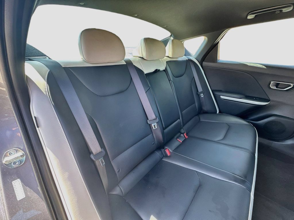 Certified 2025 Kia K4 GT-Line w/ GT-Line Premium Package FWD image 32
