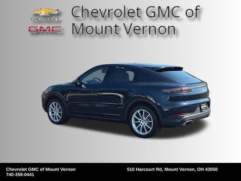 Used 2022 Porsche Cayenne Coupe image 3