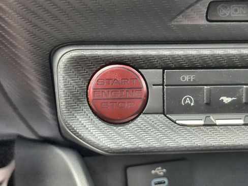Used 2025 Ford Mustang GT RWD image 16