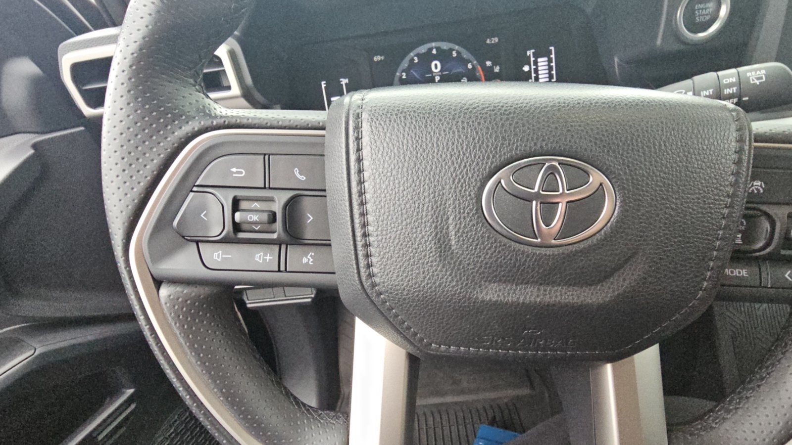 Certified 2026 Toyota 4Runner SR5 AWD/4WD image 11