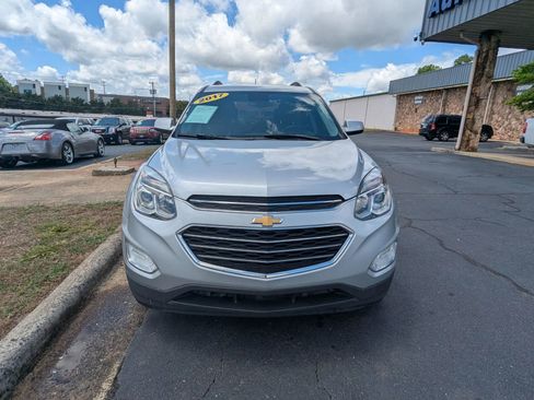 Used 2017 Chevrolet Equinox LT w/ Convenience Package FWD image 2