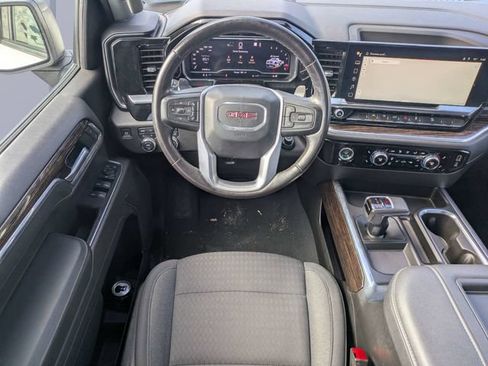 Used 2022 GMC Sierra 1500 Elevation w/ X31 Off-Road Package AWD/4WD image 16