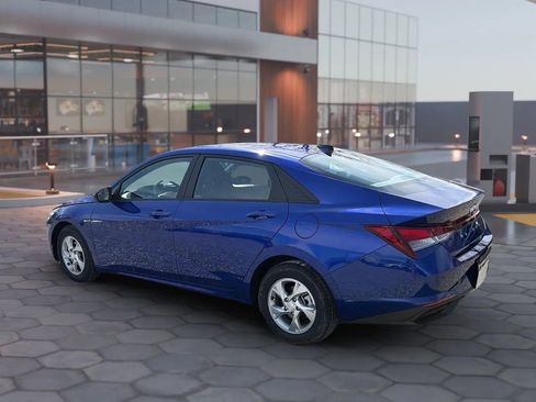 Used 2023 Hyundai Elantra SE image 6