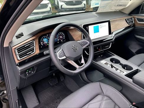 New 2026 Volkswagen Atlas SE image 14