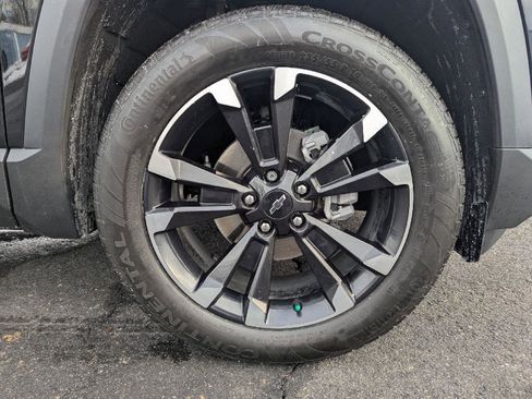 Certified 2025 Chevrolet Equinox RS w/ Safety and Technology Package image 9