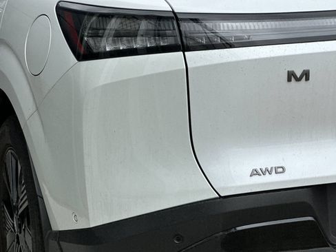 Used 2025 Nissan Murano SV AWD/4WD image 24