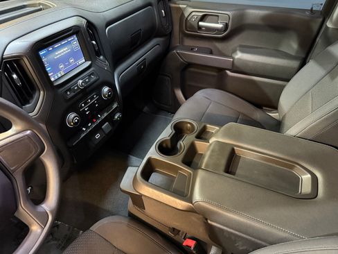 Used 2019 Chevrolet Silverado 1500 Custom Trail Boss image 28