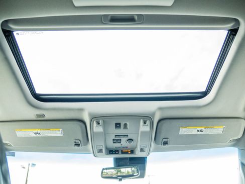 Used 2018 Cadillac Escalade Luxury image 27