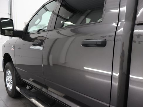 Used 2024 RAM 2500 Tradesman w/ Chrome Appearance Group AWD/4WD image 33