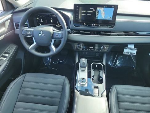 New 2026 Mitsubishi Outlander SE FWD image 17