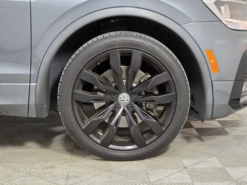 Used 2020 Volkswagen Tiguan SE R-Line FWD image 44