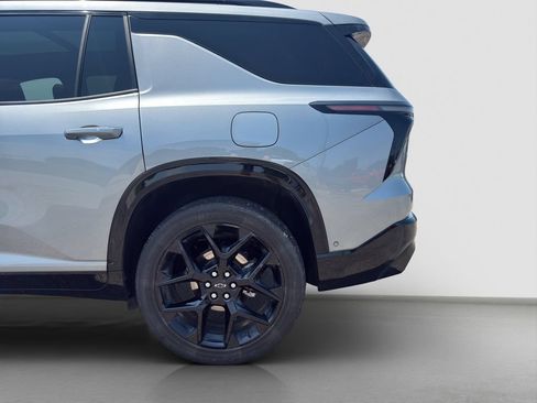 Used 2024 Chevrolet Traverse RS AWD/4WD image 22