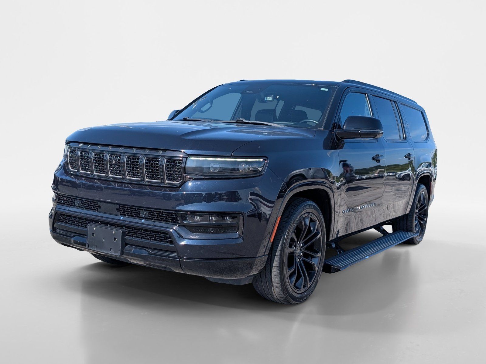 Used 2024 Jeep Grand Wagoneer L Series II AWD/4WD image 5