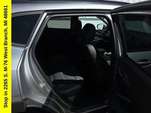 Used 2025 Chevrolet Trax LT FWD image 37
