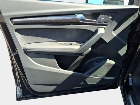 Used 2025 Audi SQ5 Premium Plus w/ Premium Plus Package image 21