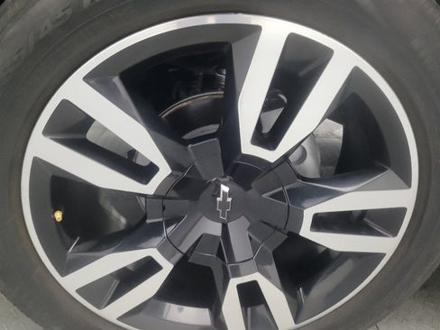 Used 2019 Chevrolet Suburban Premier AWD/4WD image 31