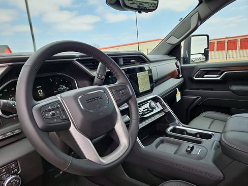 New 2026 GMC Sierra 2500 Denali w/ Denali Reserve Package image 12