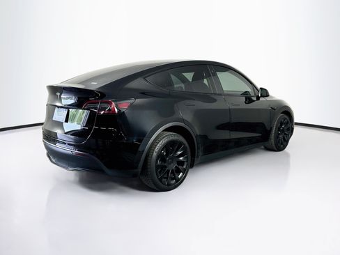 Used 2022 Tesla Model Y Long Range AWD/4WD image 9